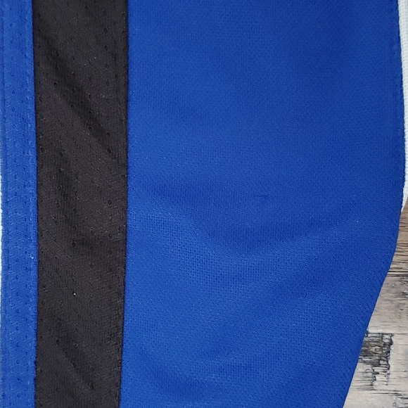 Toddler Toronto Maple Leafs Jersey - Picture 8 of 12